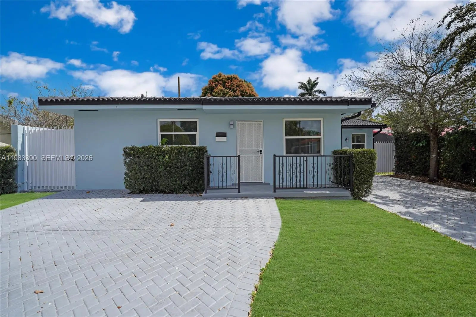 Photo of Listing #A11983390