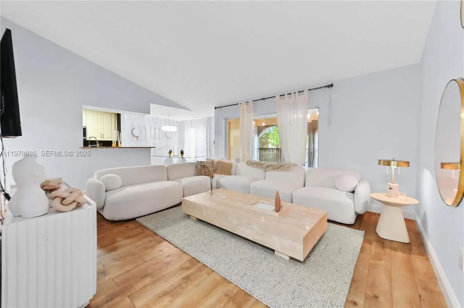 Photo of Listing #A11978036