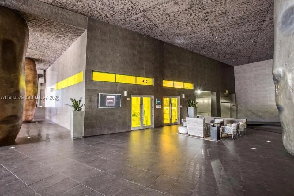 Photo of Listing #A11983579