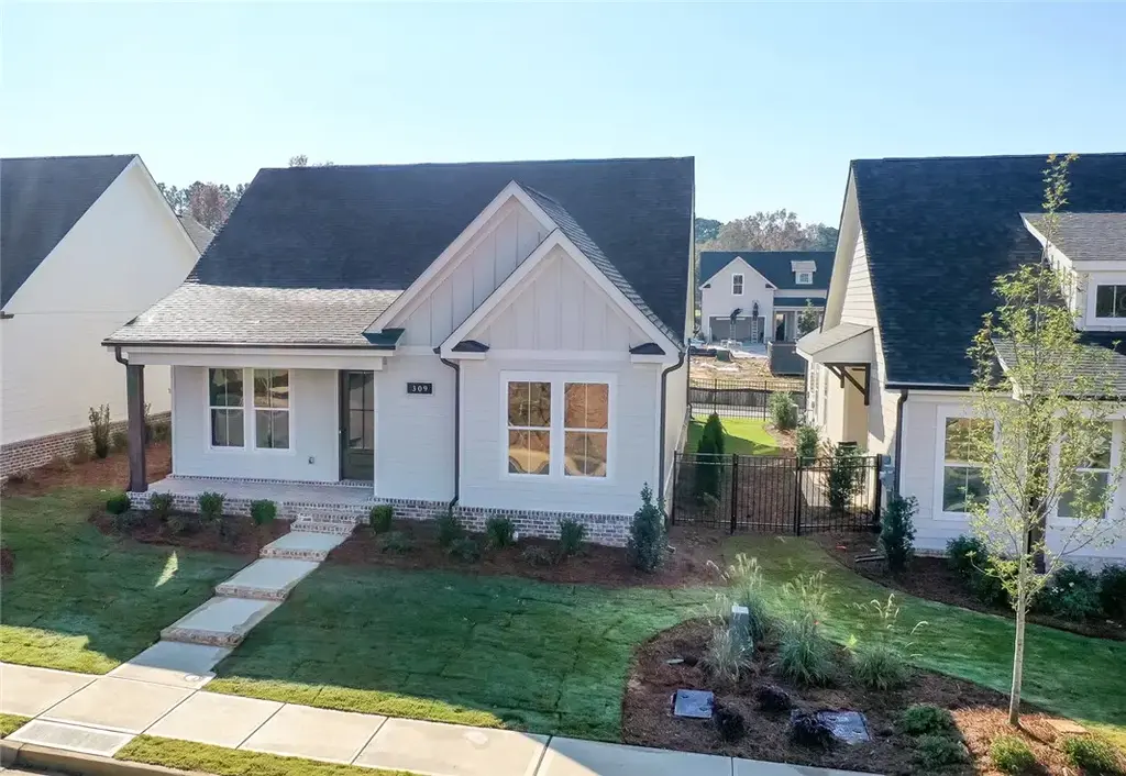 513 Whooper Ln, Auburn