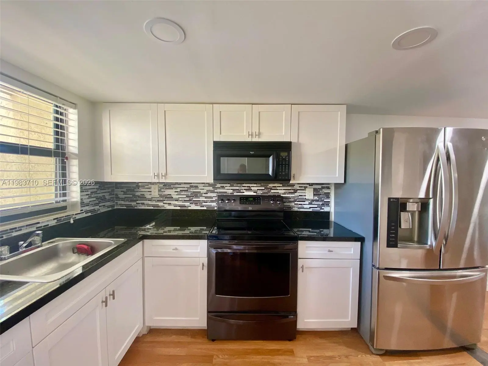 Photo of Listing #A11983710