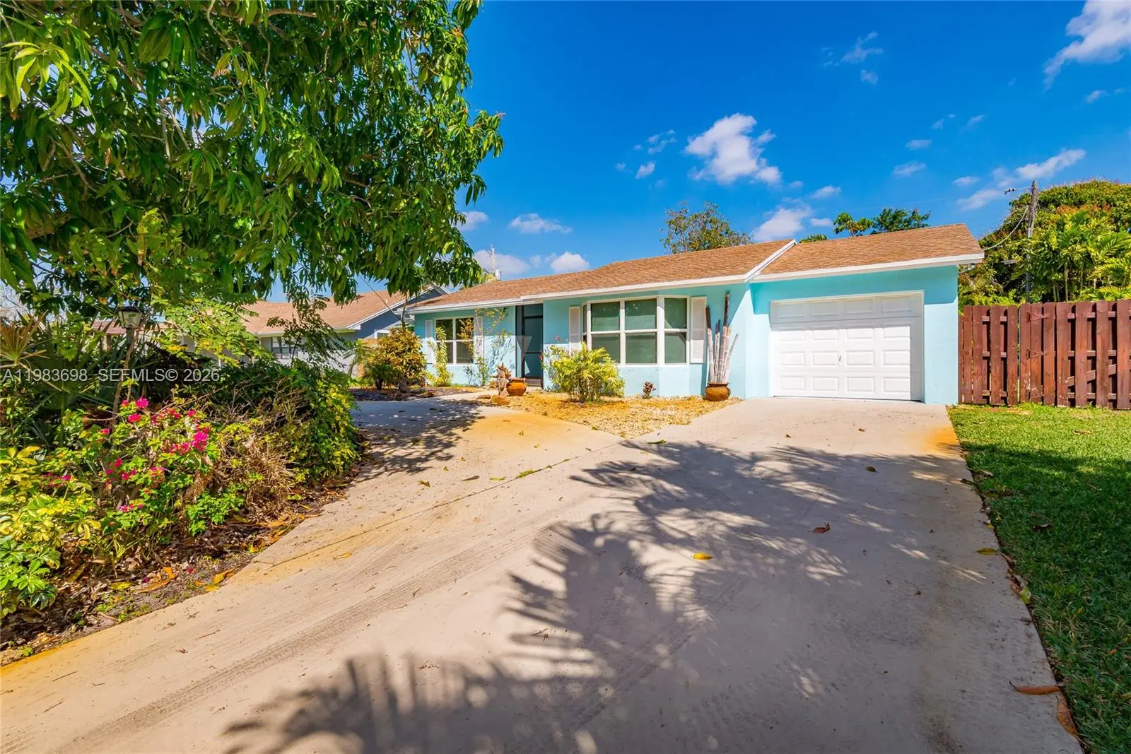 Photo of Listing #A11983698