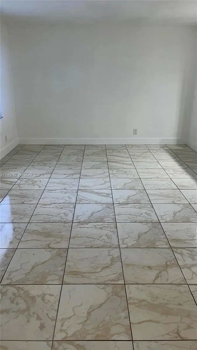 Photo of Listing #A11983752