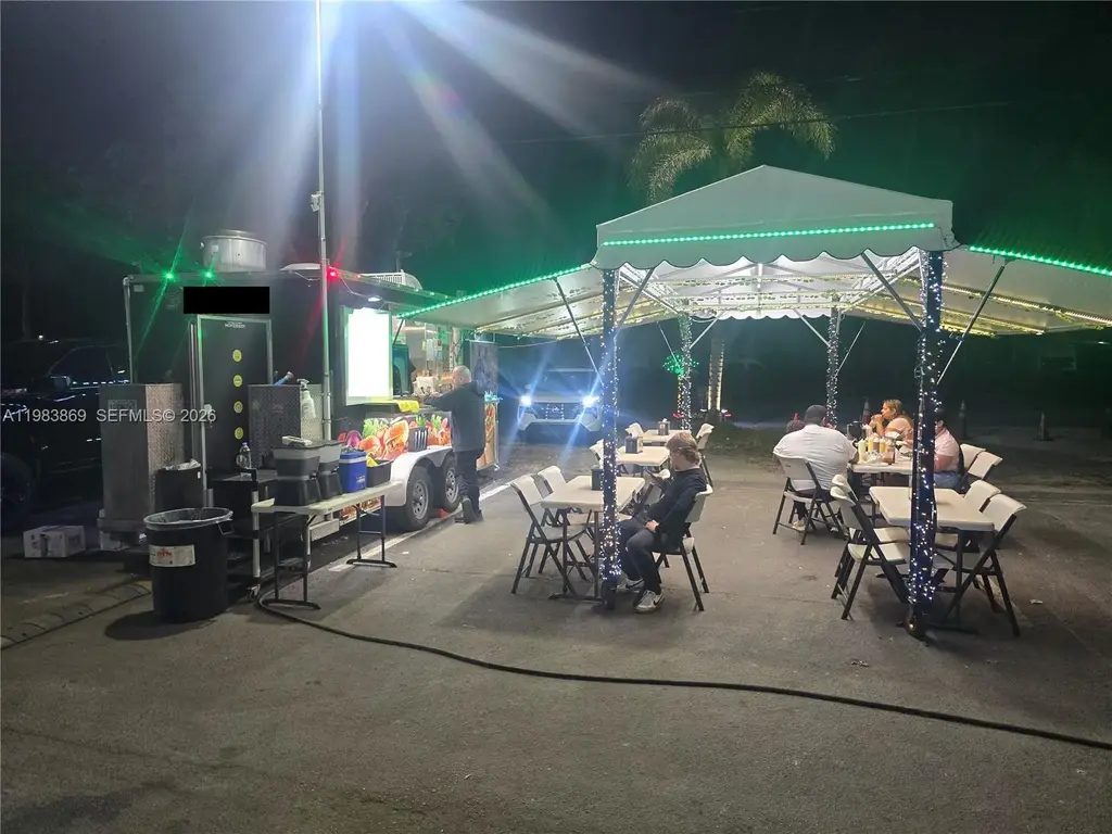 6439, Doral