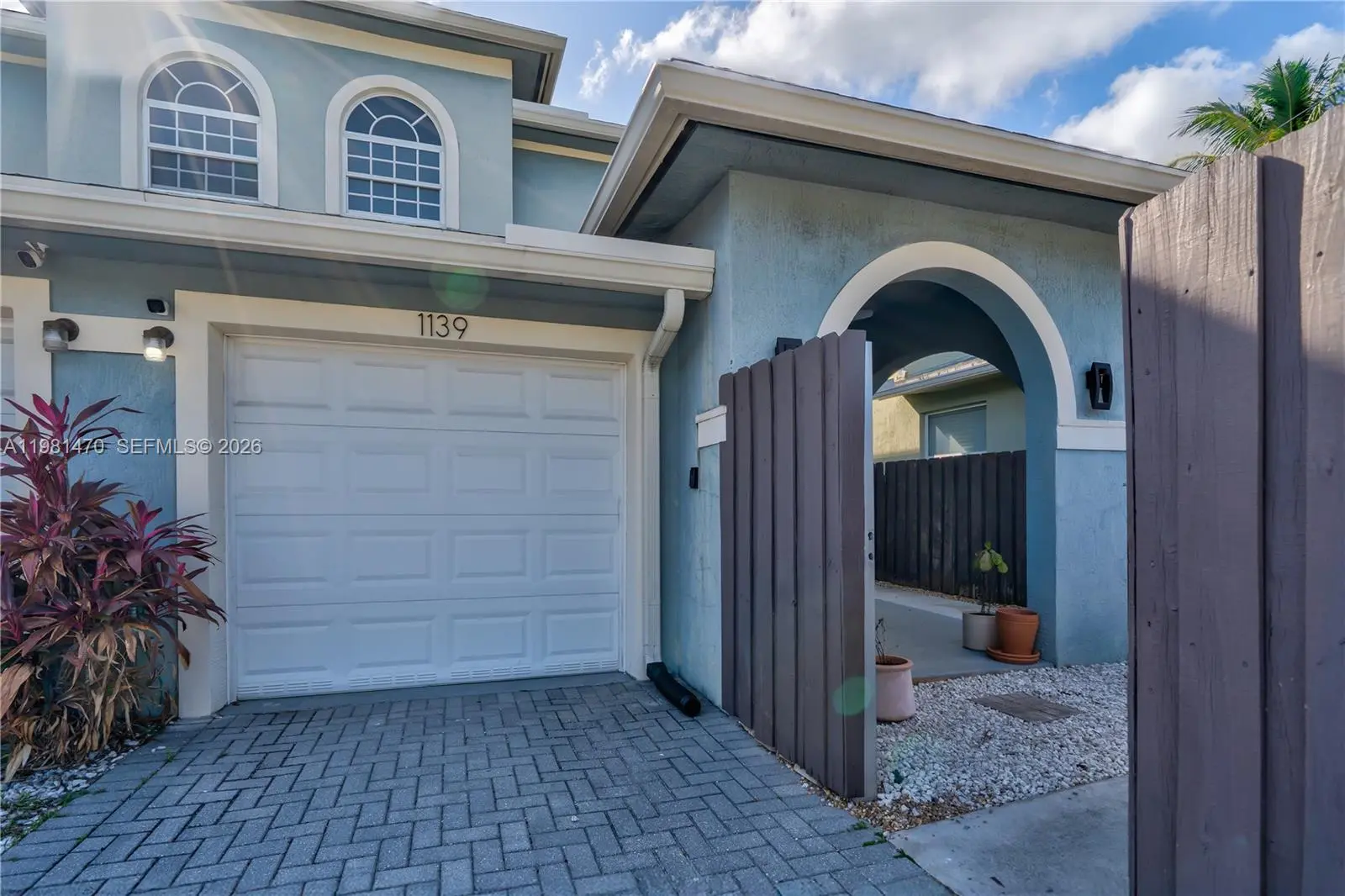 Photo of Listing #A11981470