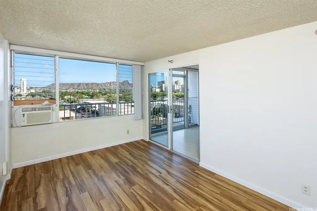 2542 Date Street # 401, Honolulu