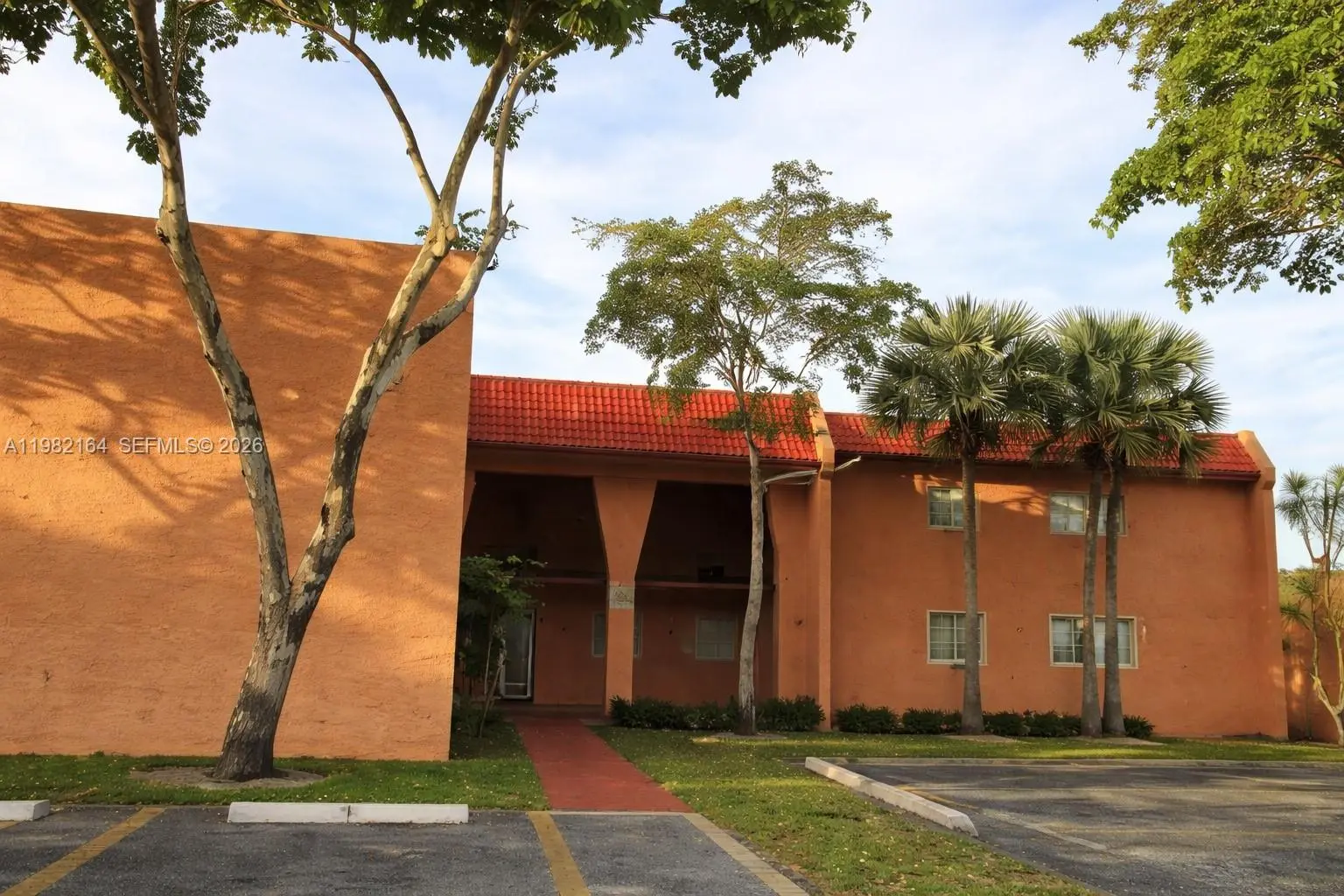 Photo of Listing #A11982164