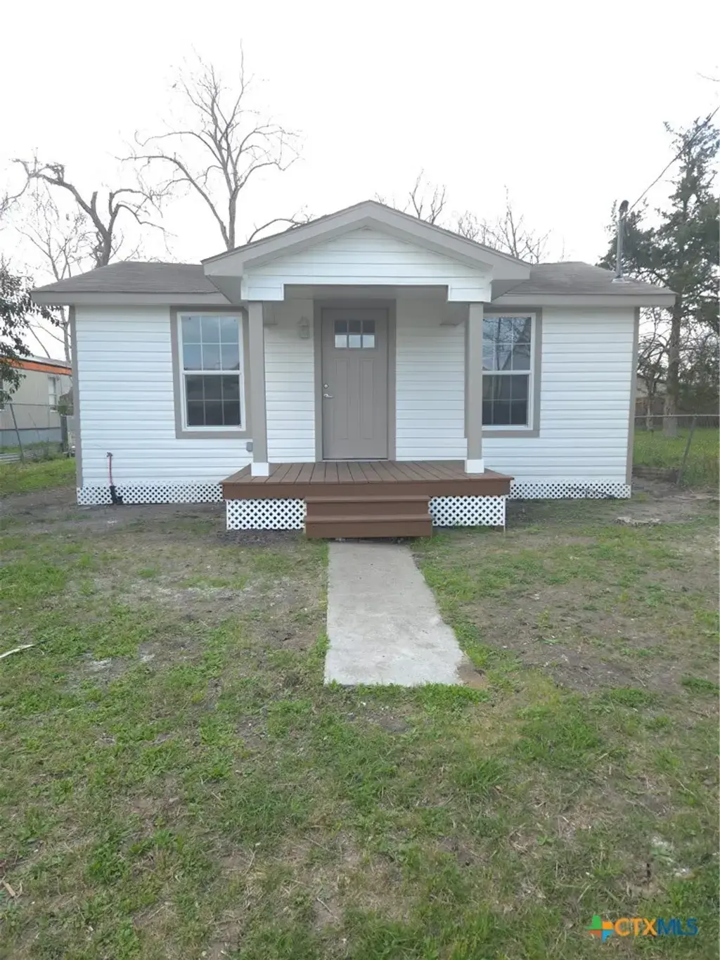 2605 Plainview Street, Victoria