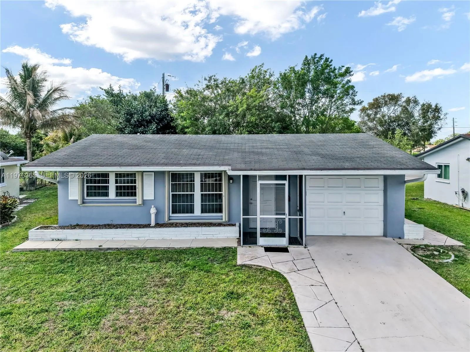 Photo of Listing #A11976365