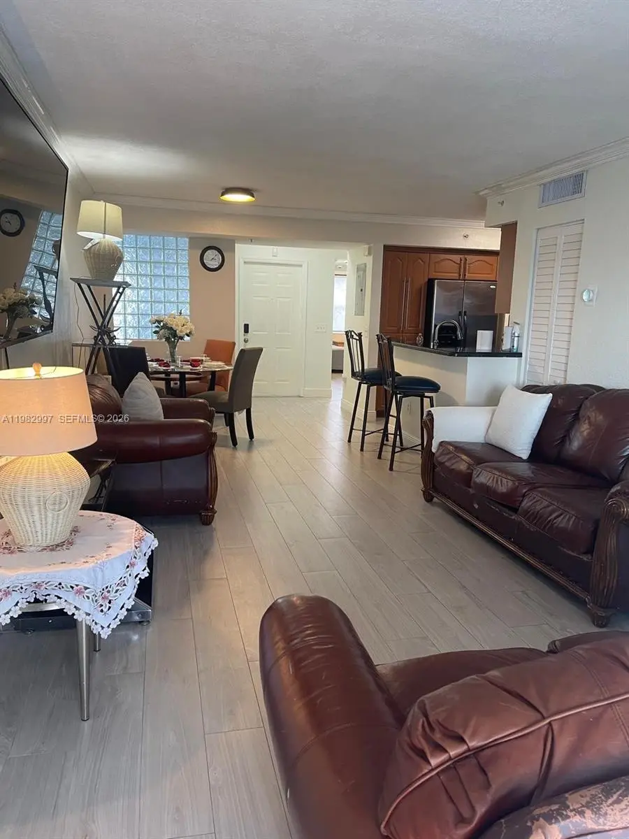 Photo of Listing #A11982997