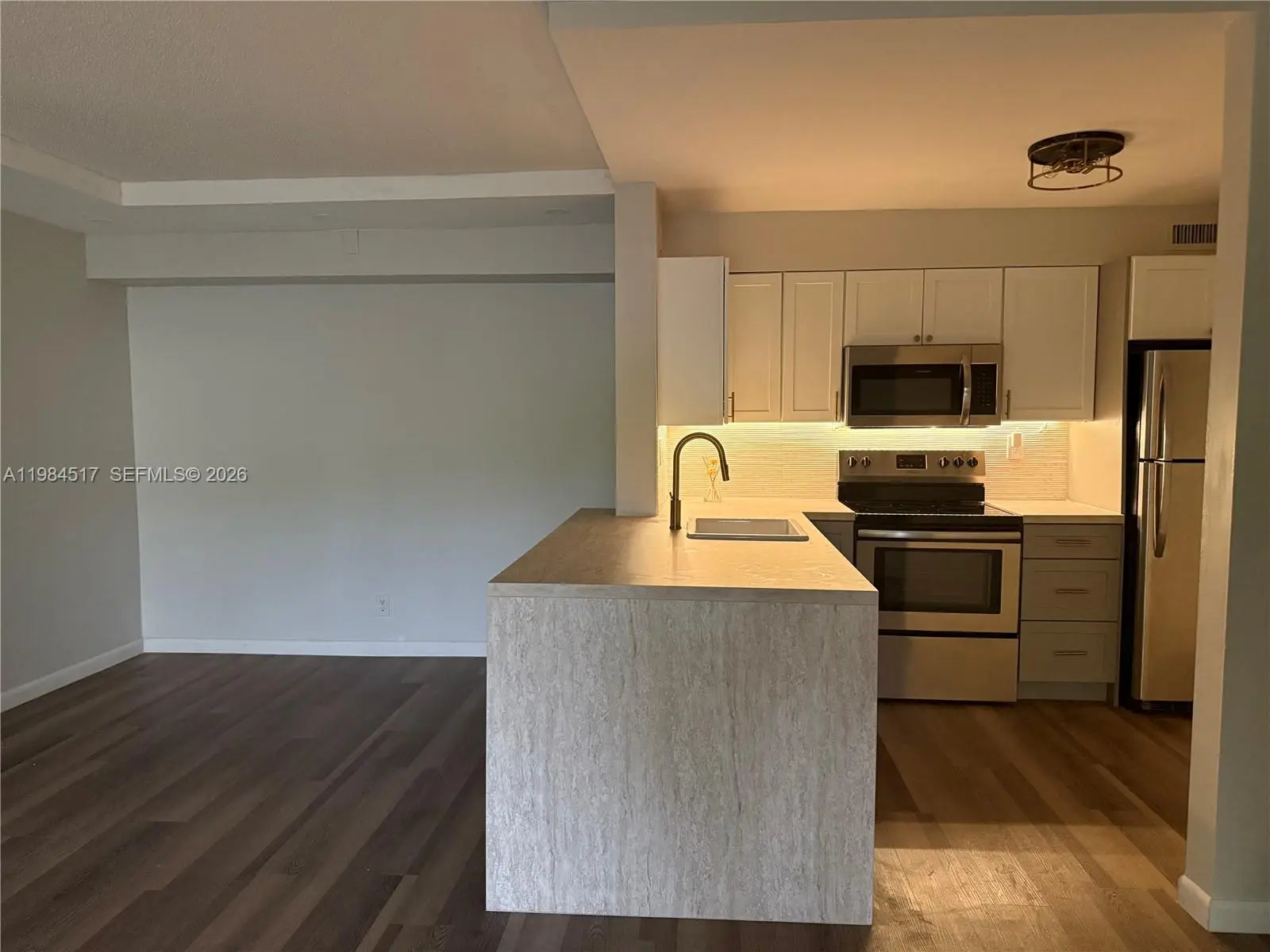 Photo of Listing #A11984517