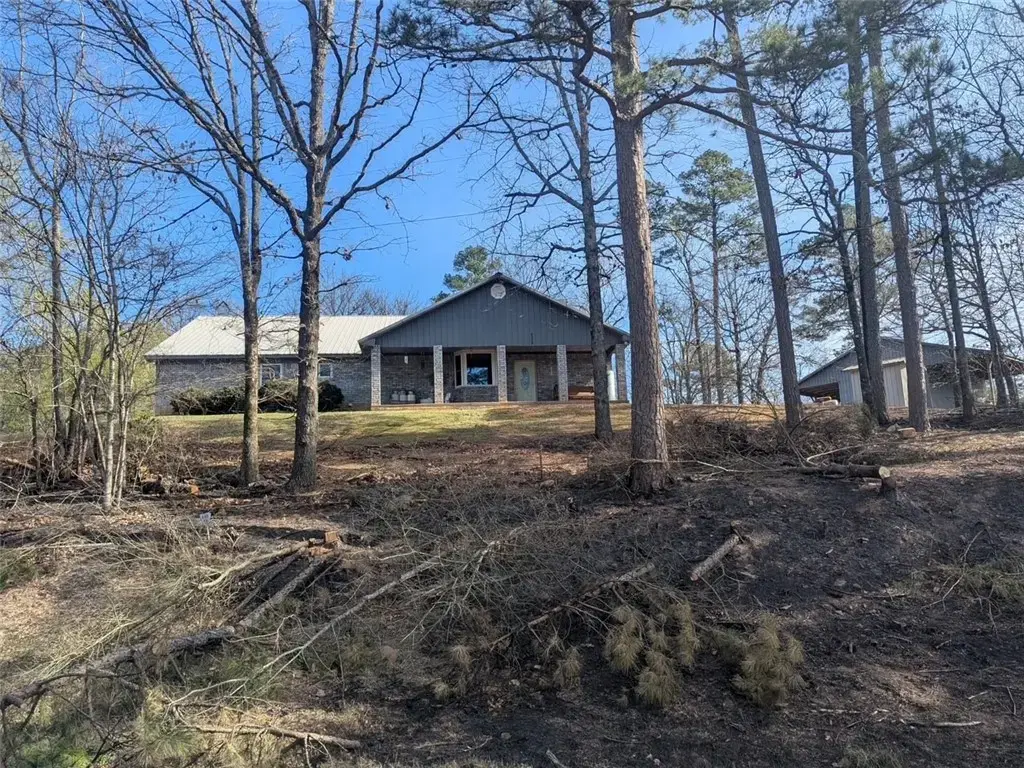 238 Highway 155, Casa