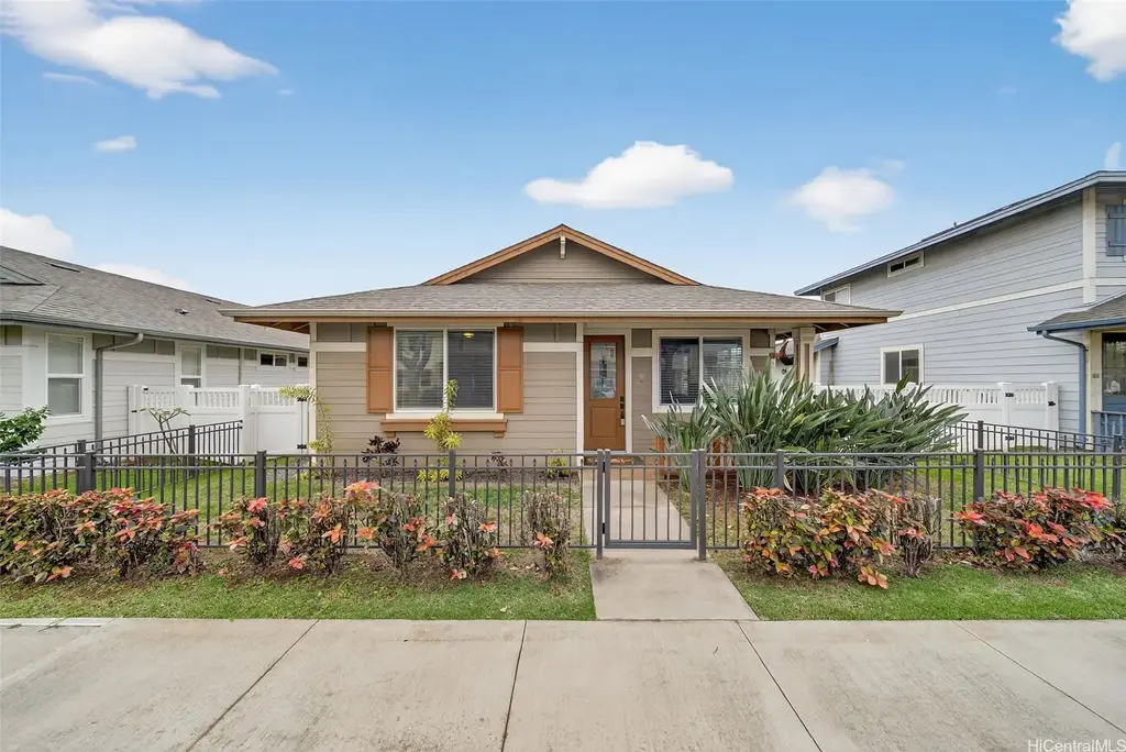 460 Kamaaha Avenue # 5, Kapolei