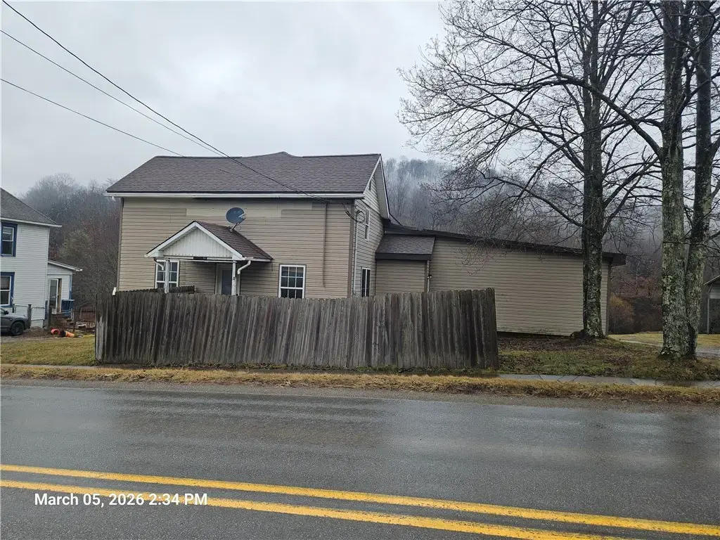 233 Main Street , Bruin Boro