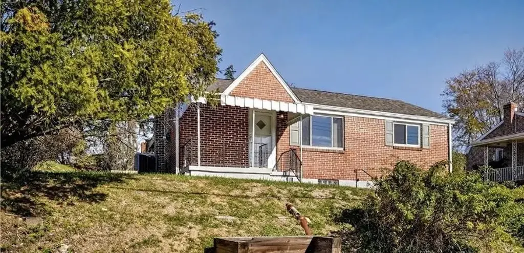 813 Alberta Drive , West Mifflin