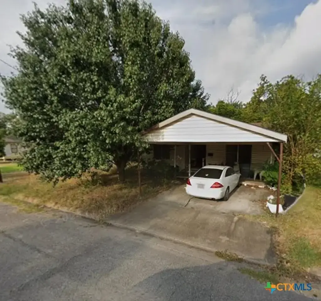 1807 N Wheeler Street, Victoria