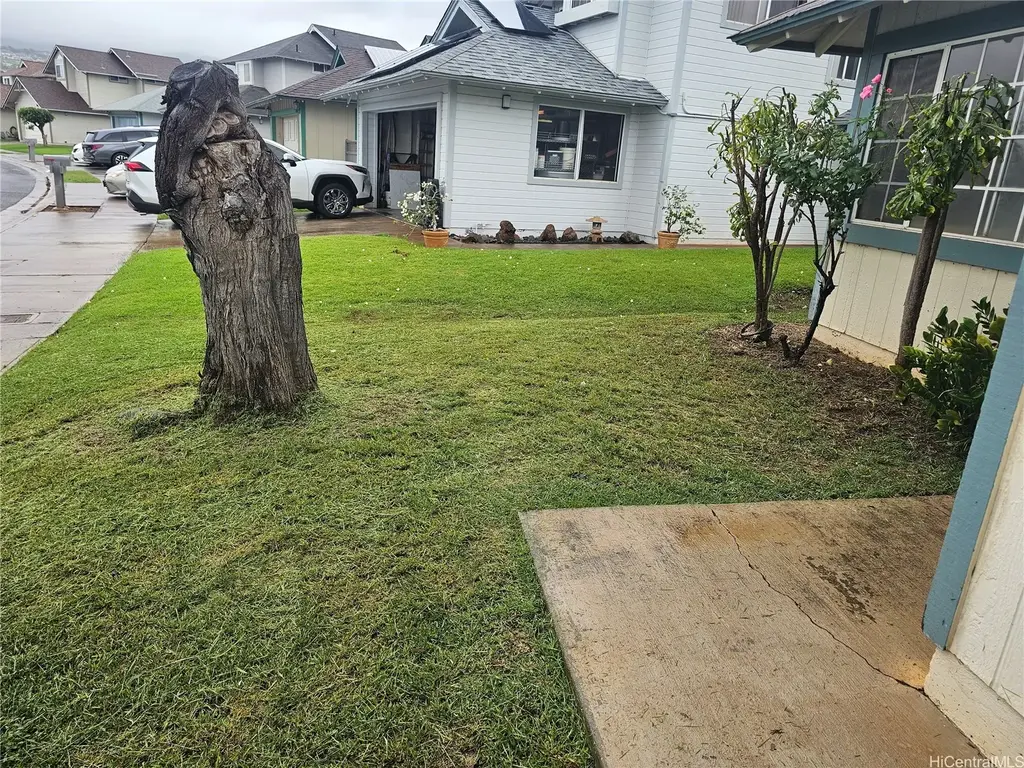 91-1127 Kumulipo Street, Kapolei