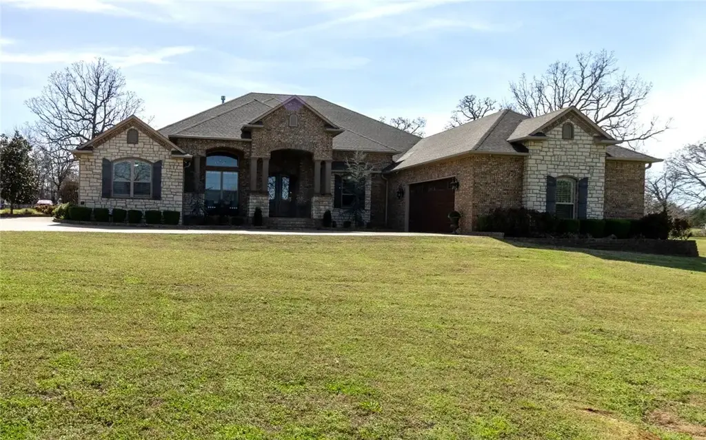 1237 Waterfront Road, Alma