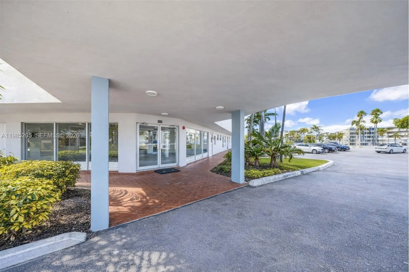 Photo of Listing #A11985205