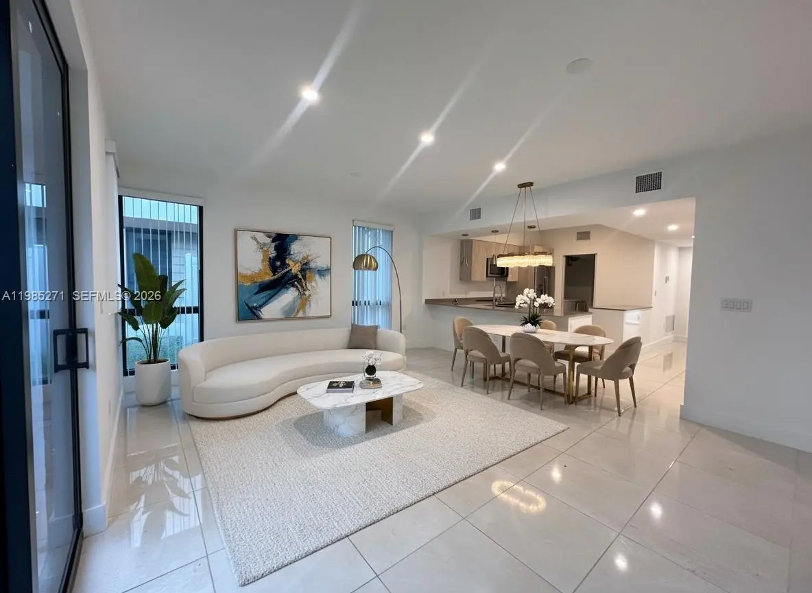 Photo of Listing #A11985271