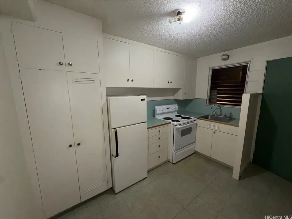 818 University Avenue # 5, Honolulu