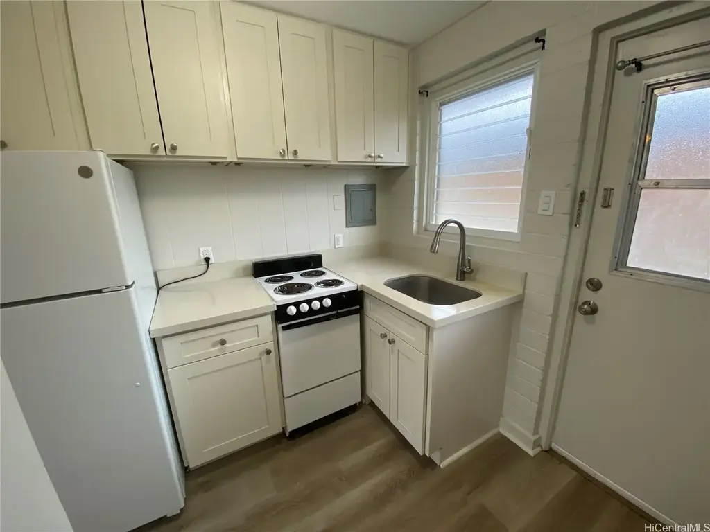 120 Kihapai Street # 1, Kailua