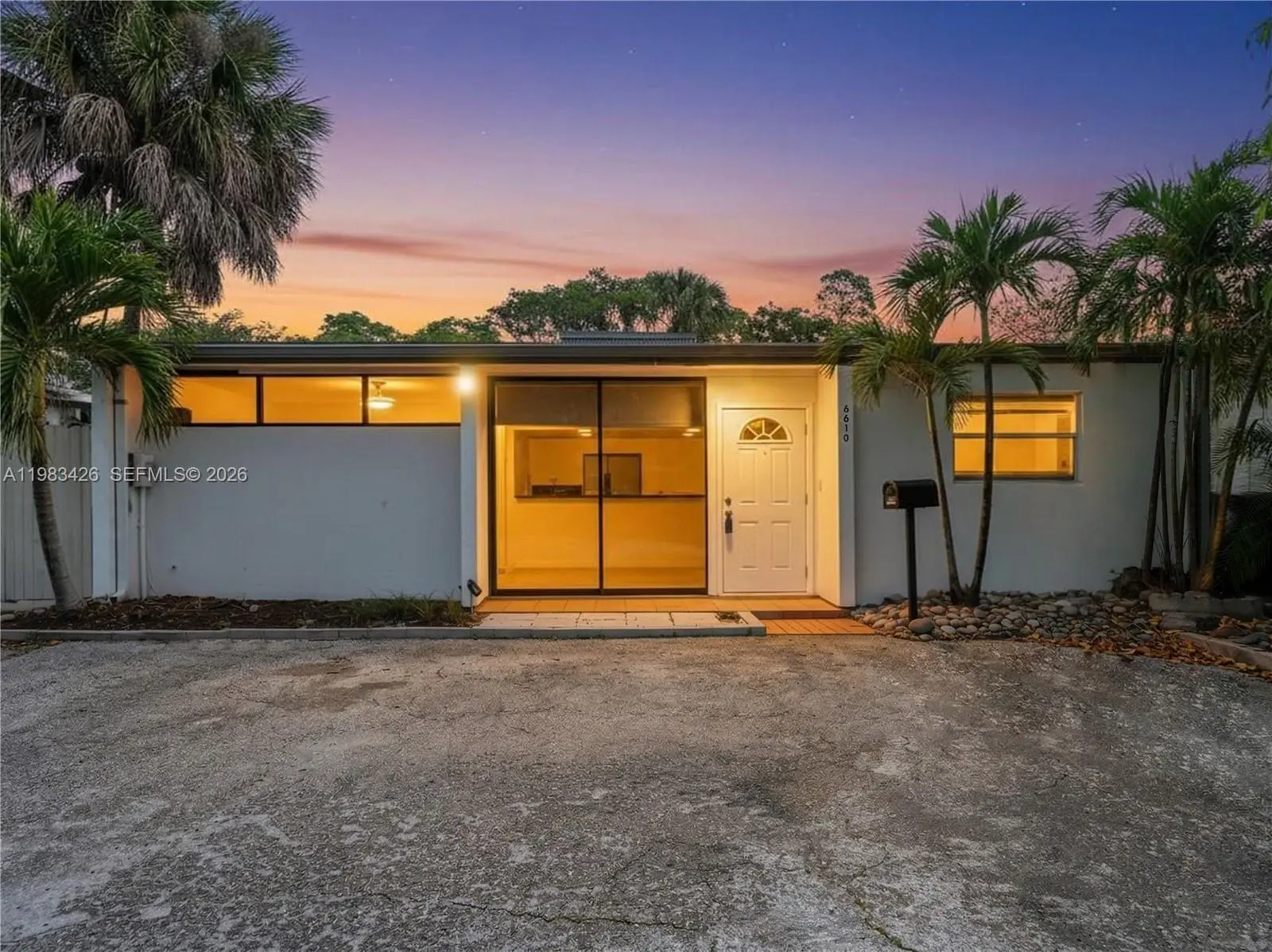 Photo of Listing #A11983426