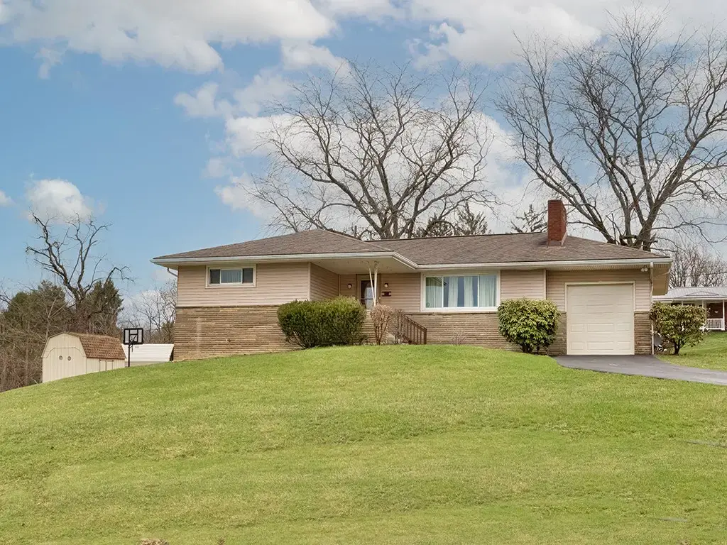 1 Westwood Drive, Hempfield