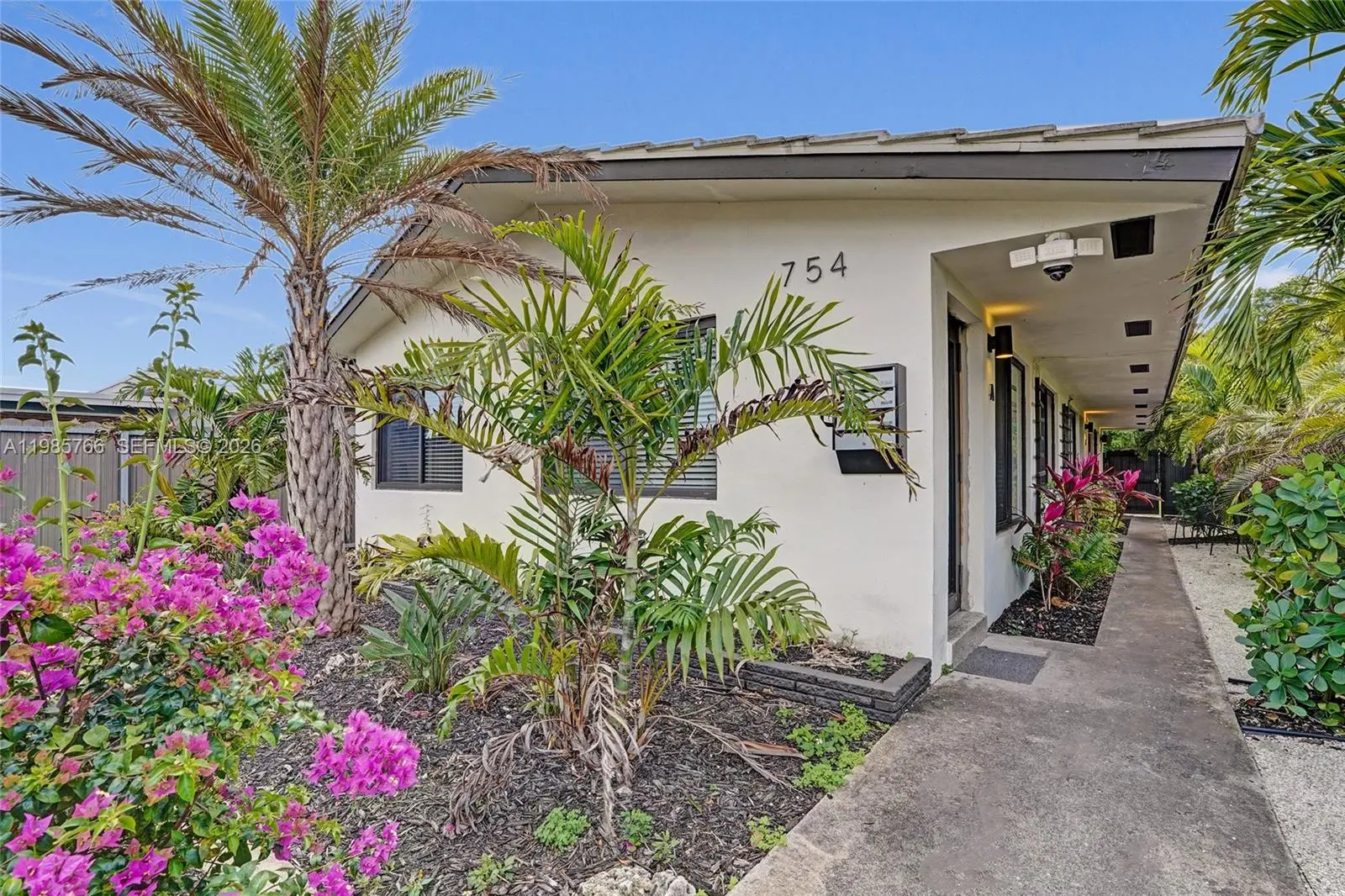 Photo of Listing #A11985766