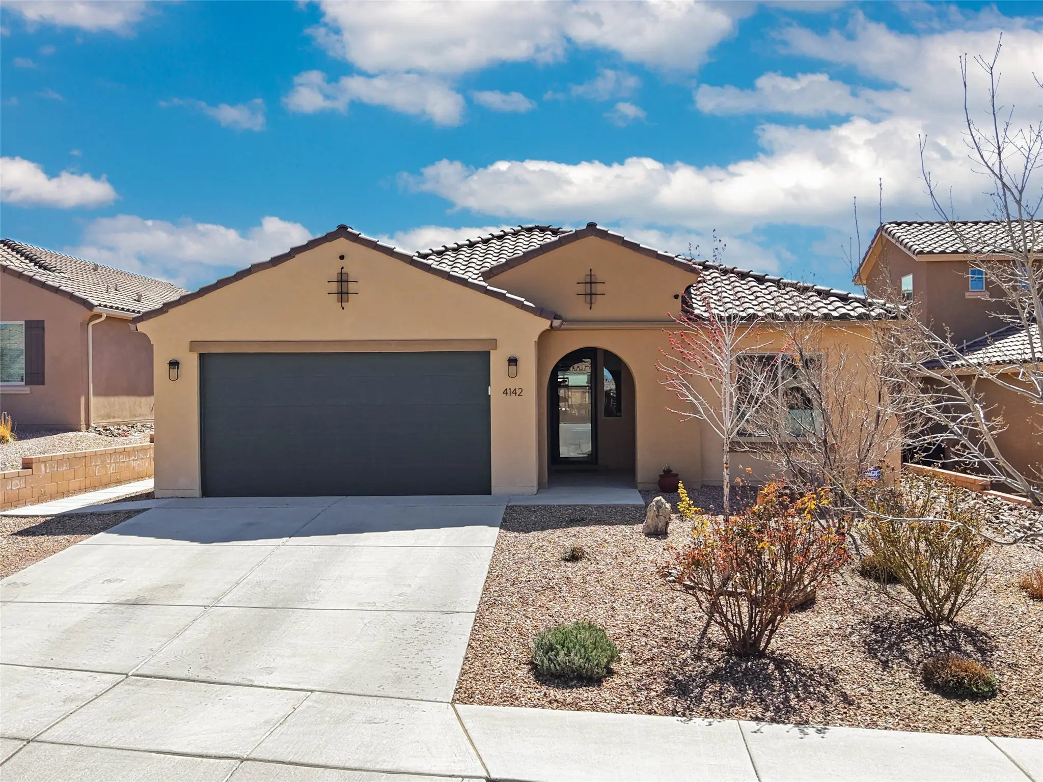 4142 Las Brisas, Santa Fe