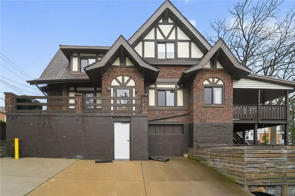 2900 Churchview Avenue , Brentwood