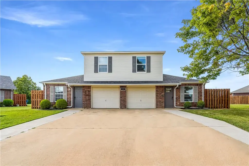 3504 Sw Landau Court, Bentonville