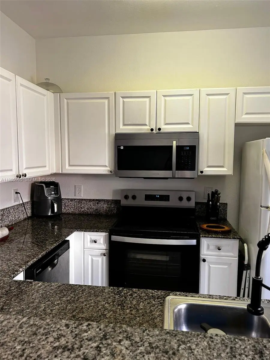 Photo of Listing #A11985995