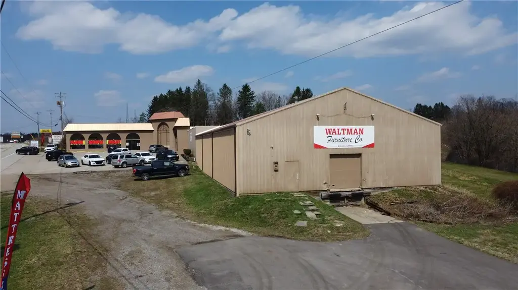 13584 State Route 422, Manor