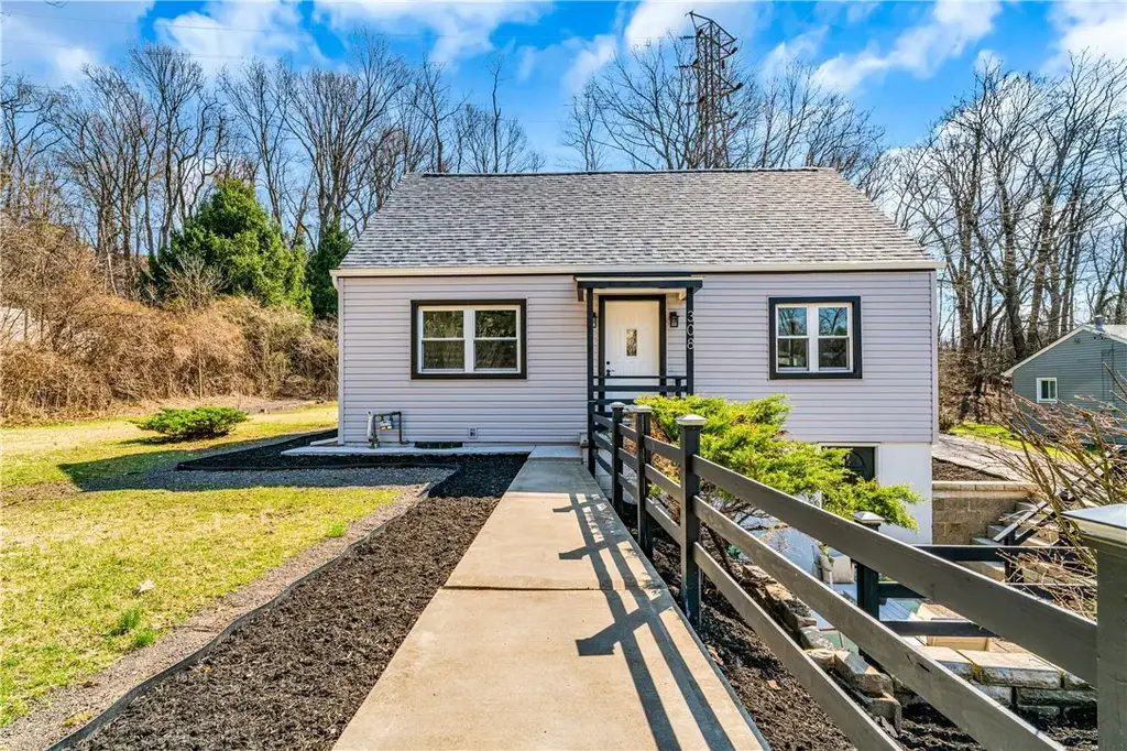 308 Edgewood Drive, Churchill Boro