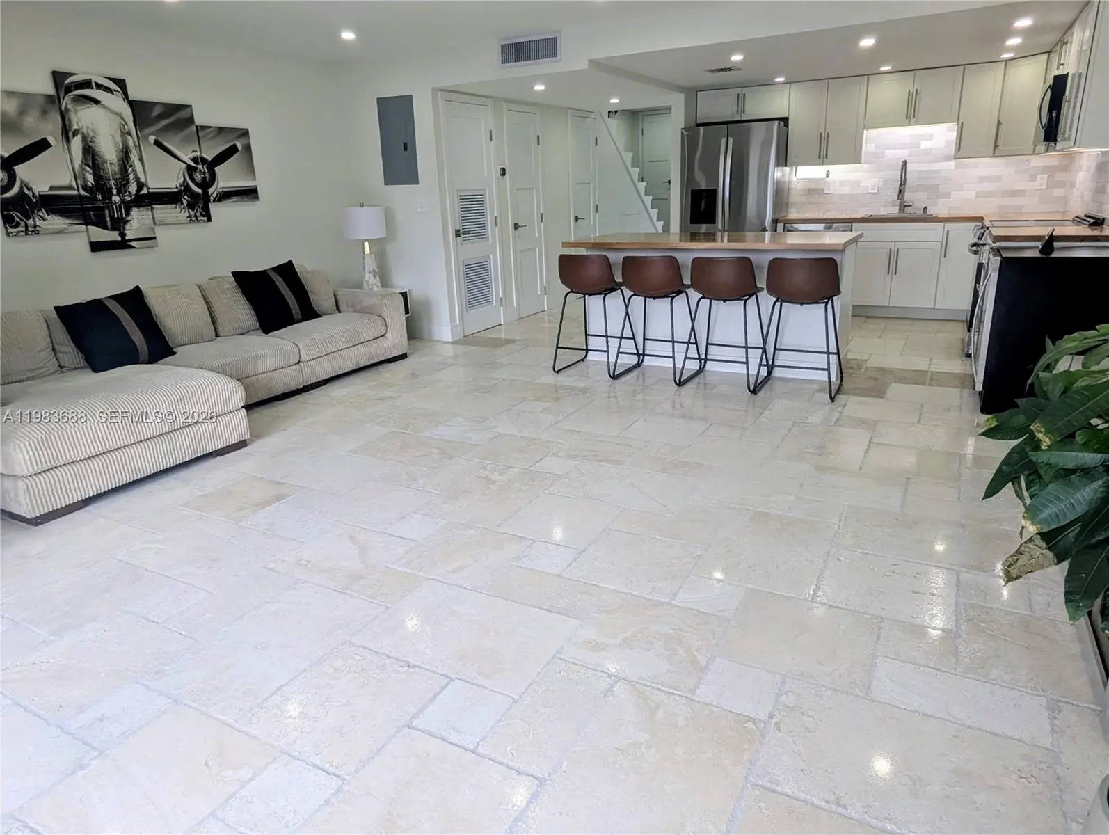 Photo of Listing #A11983688