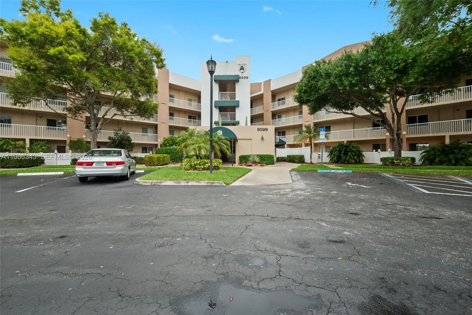 Photo of Listing #A11986343