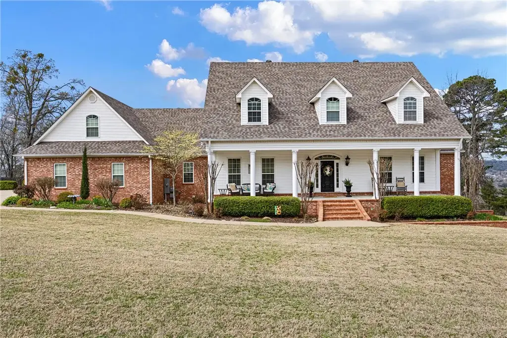 788 Cliff Road, Russellville