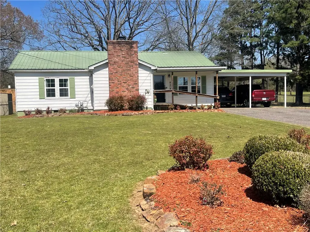 2692 Wire Road, Clarksville