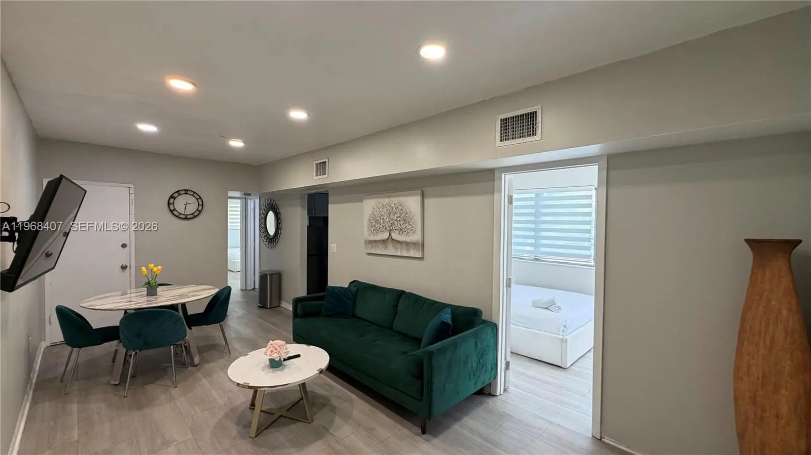 Photo of Listing #A11968407