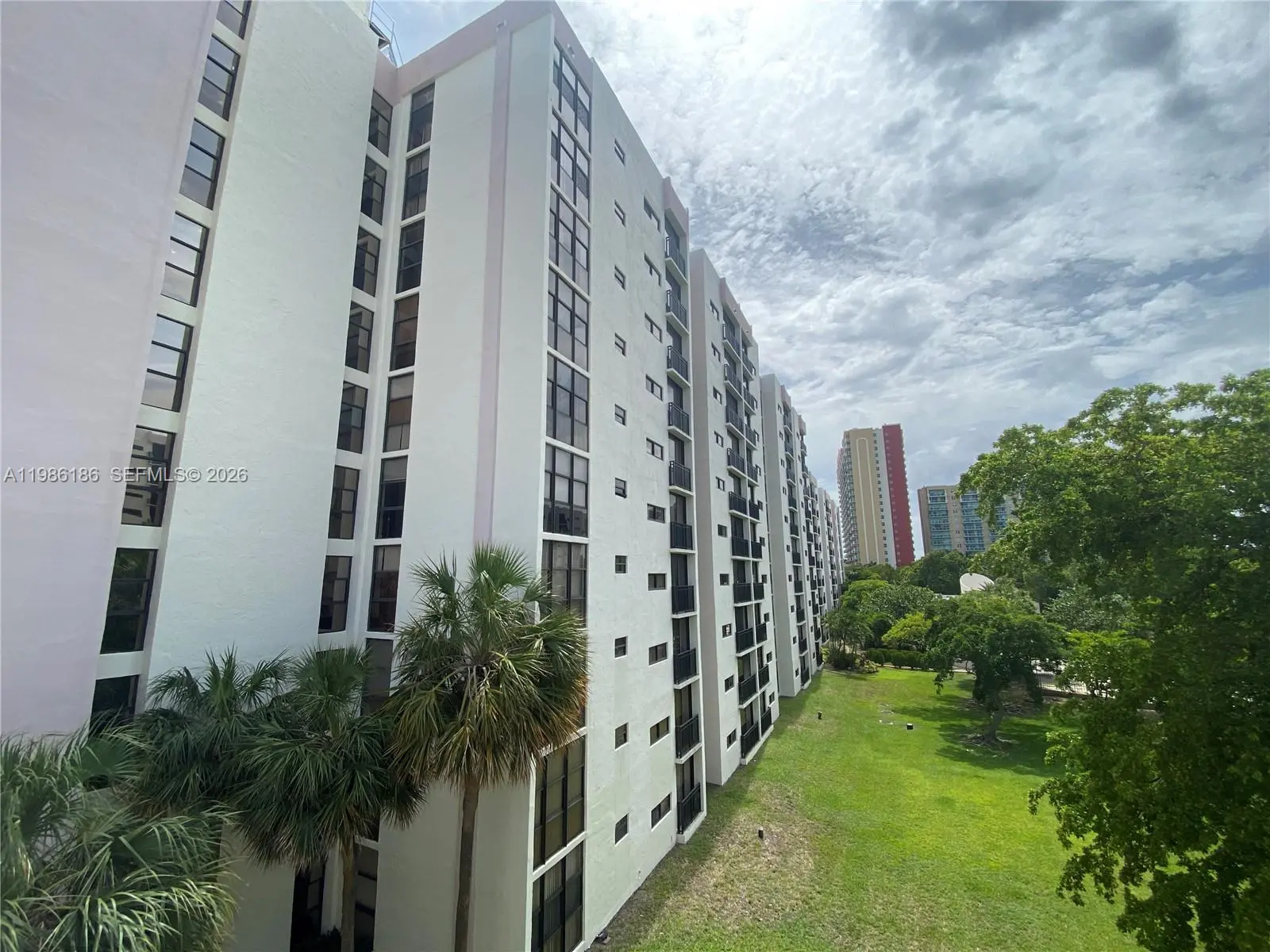 Photo of Listing #A11986186