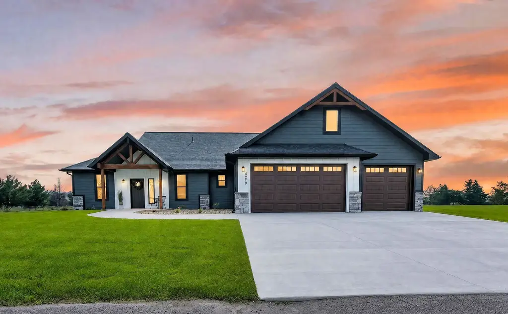 4279 Country View Drive, Helena