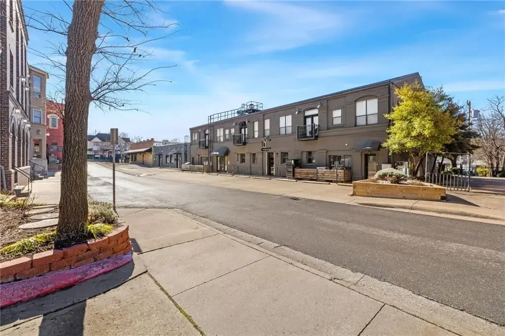 315 N Rollston Avenue 203, Fayetteville