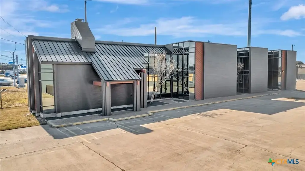 4104 Houston Highway 500, Victoria