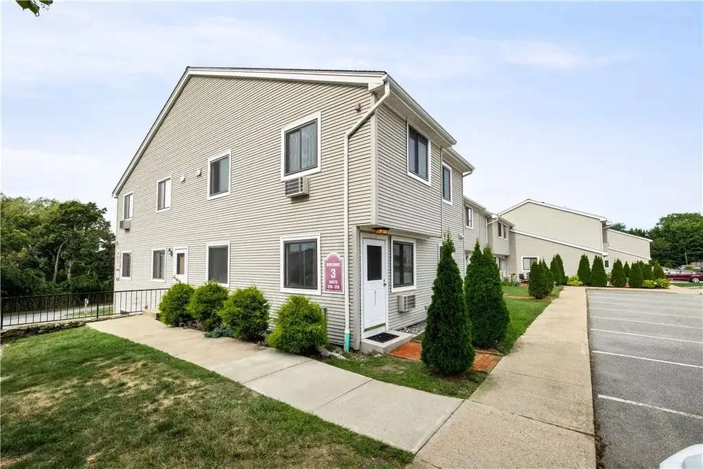 66 Girard Ave # 311, Newport