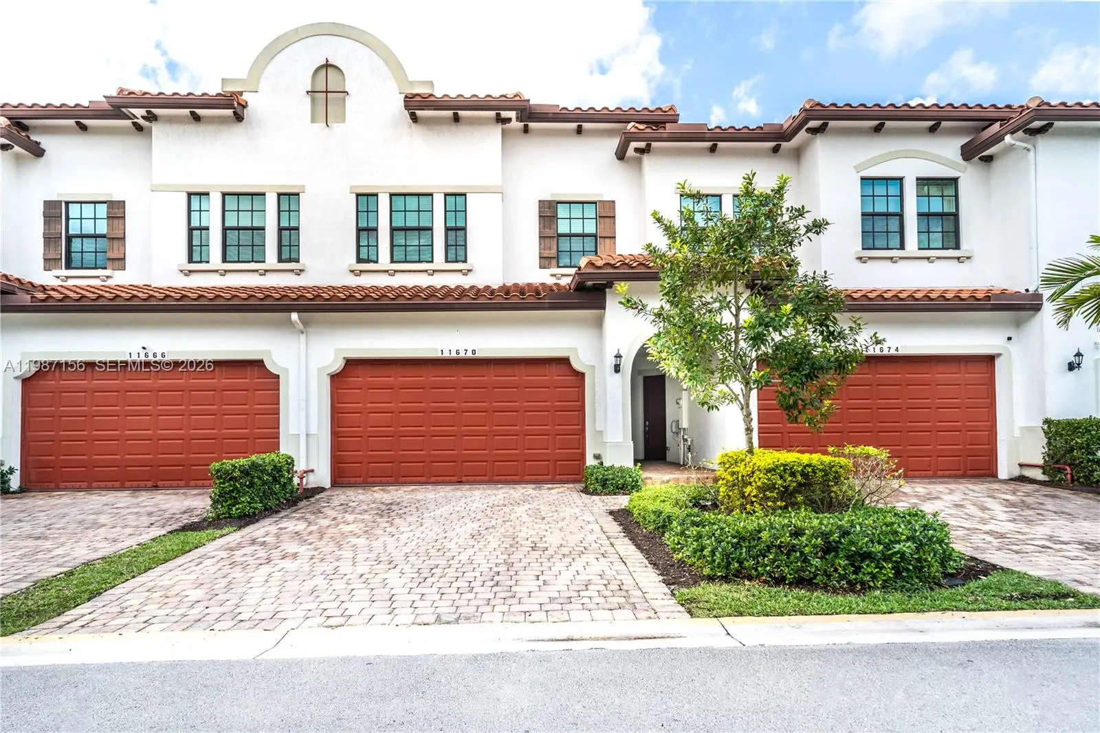 Photo of Listing #A11987156