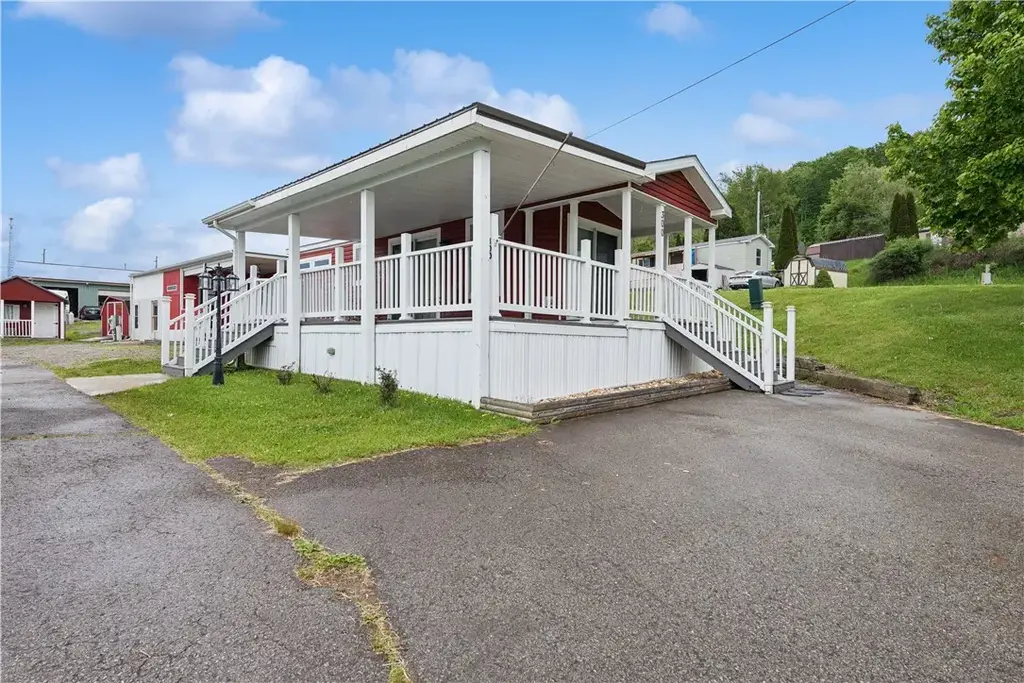 300 Clubhouse Drive, Donegal