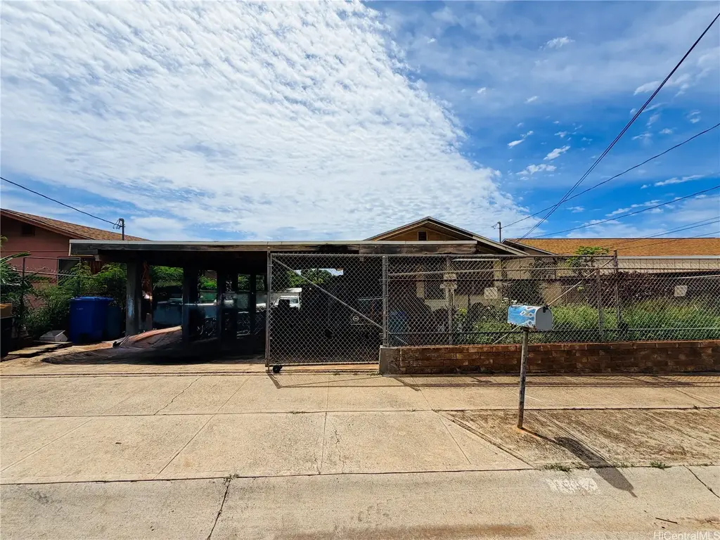 87-1883 Mohihi Street, Waianae