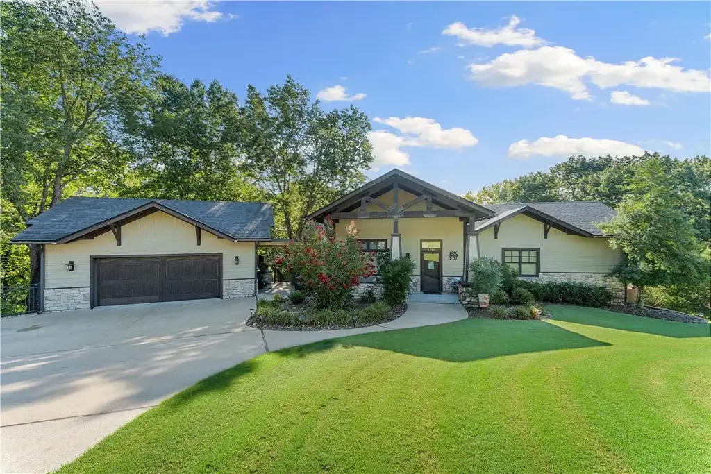1206 E Timber Top Drive, Rogers