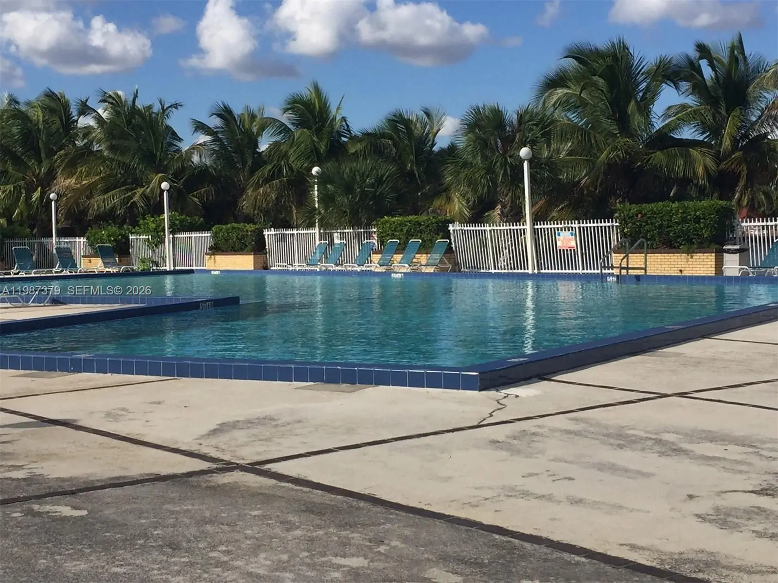 Photo of Listing #A11987379